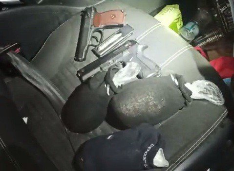 Çorap İçinde Uyuşturucu Madde Saklayan 2 Şüpheli Yakalandı