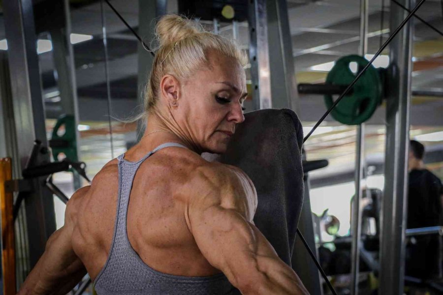 Rus Asıllı Milli Fitness Sporcusu Kadının Başarı Hikayesi Görenleri Hayran Bıraktı