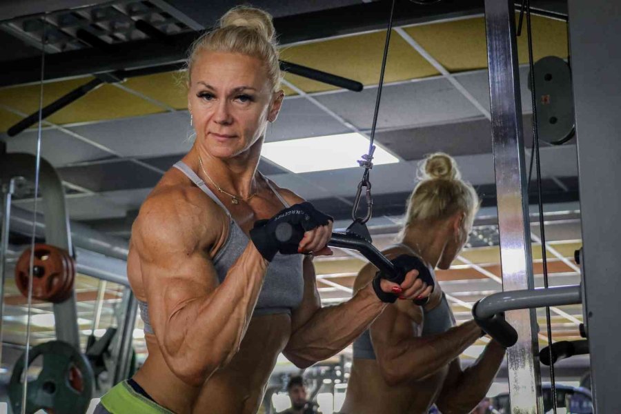 Rus Asıllı Milli Fitness Sporcusu Kadının Başarı Hikayesi Görenleri Hayran Bıraktı