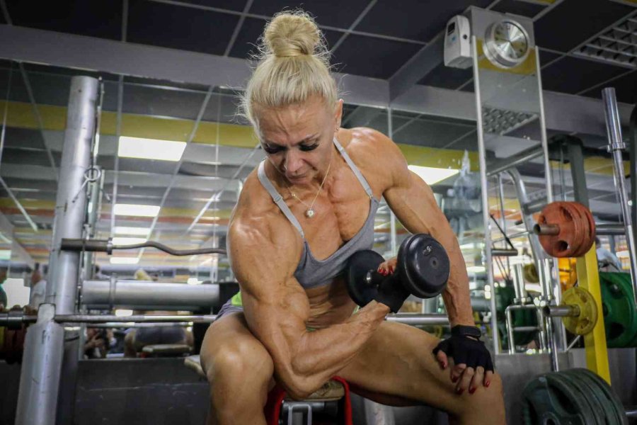 Rus Asıllı Milli Fitness Sporcusu Kadının Başarı Hikayesi Görenleri Hayran Bıraktı