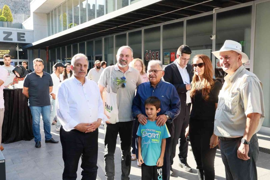 Başkan Büyükkılıç: "8 Alanda Kazı Çalışmalarına Destek Veriyoruz"