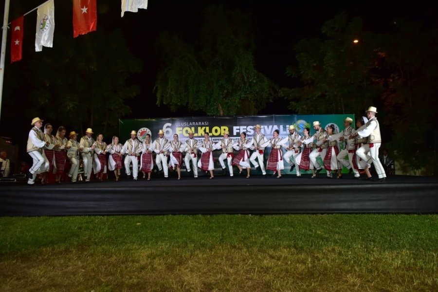 Kepez’de Uluslararası Folklor Festivali Heyecanı Sürüyor