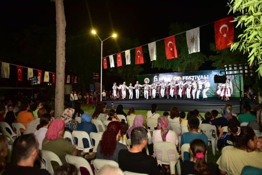 Kepez’de Uluslararası Folklor Festivali Heyecanı Sürüyor