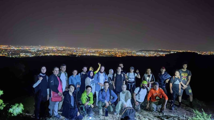 Macera Severler Gece Yürüyüşünde Buluşuyor