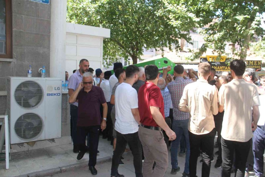 Konya’da Cinayete Kurban Giden Harita Mühendisi Fırıncı Toprağa Verildi