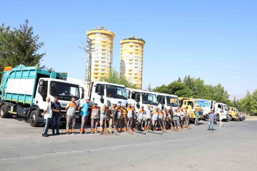 Melikgazi’de Baştan Sona Temizlik Devam Ediyor
