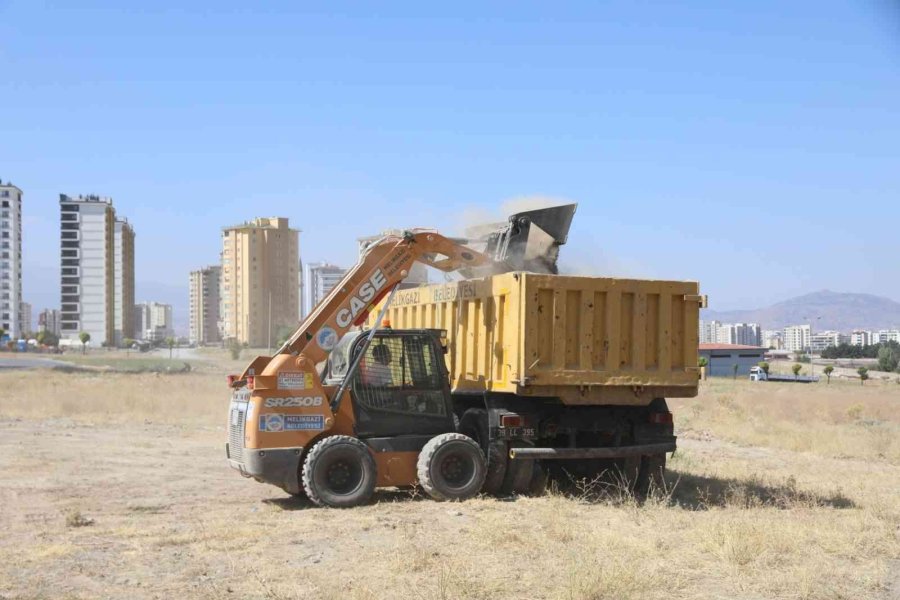 Melikgazi’de Baştan Sona Temizlik Devam Ediyor