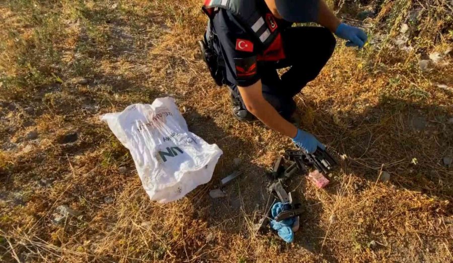 Ev Değil Silah İmalathanesi Çıktı