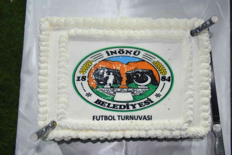 6’ncı İnönü Geleneksel Halı Saha Turnuvası Kazananı Oklubalı Gençlik Spor Oldu