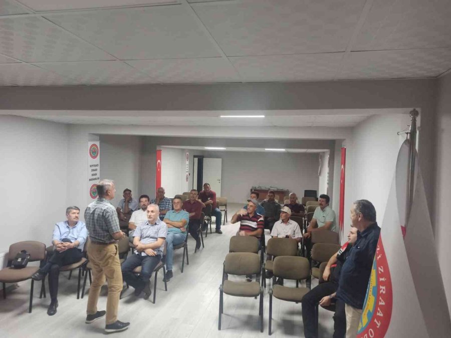 Eskişehirli Çiftçilere Biyodizel Ham Maddesi Kanola Ve Pelemir İçin Seminer