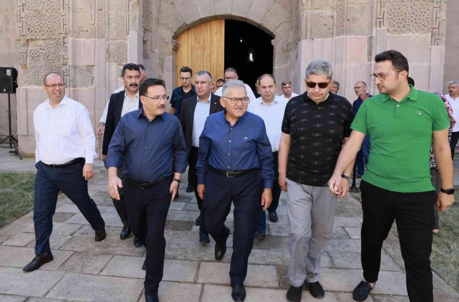 Başkan Büyükkılıç, Vali Çiçek İle Birlikte Tarihi Sultan Hanı’nı Turizme Açtı