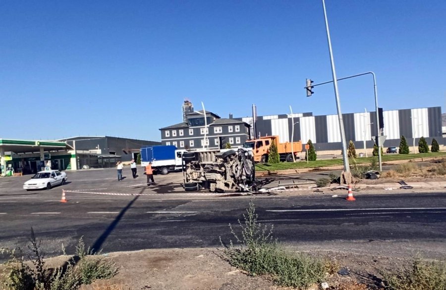Kayseri’de Feci Kaza: 2 Ölü, 4 Yaralı