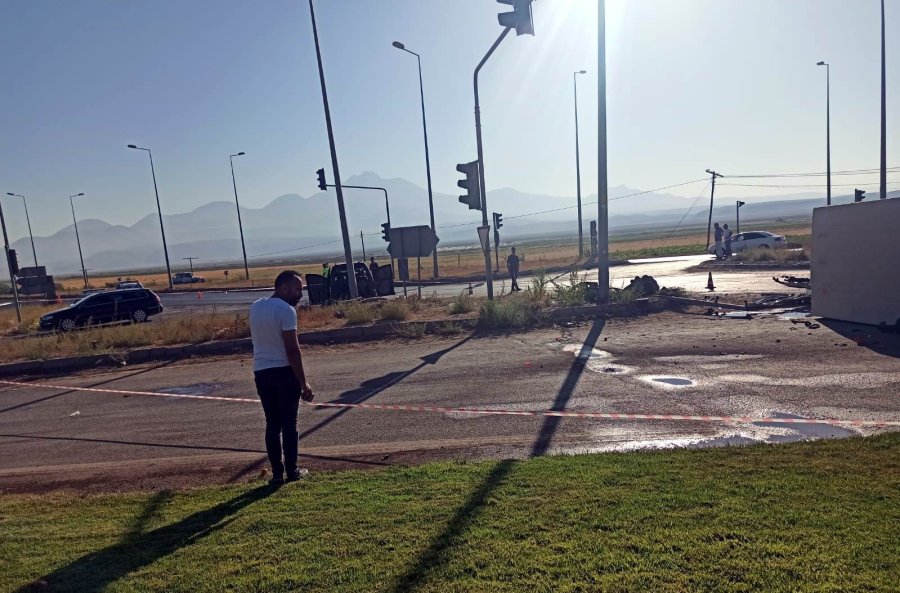 Kayseri’de Feci Kaza: 2 Ölü, 4 Yaralı