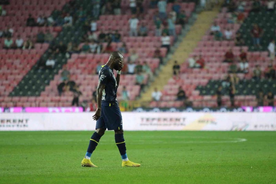 Spor Toto Süper Lig: Konyaspor: 0 - Fenerbahçe : 0 (ilk Yarı)