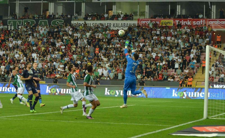 Spor Toto Süper Lig: Konyaspor: 0 - Fenerbahçe : 0 (ilk Yarı)