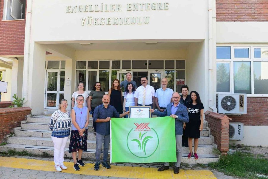 Engelsiz Üniversite Ödülleri Sahiplerine Takdim Edildi