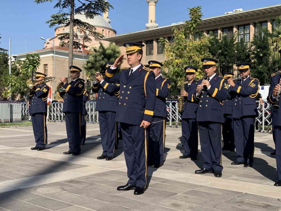 Eskişehir’de 30 Ağustos Zafer Bayramı Düzenlenen Törenle Kutlandı
