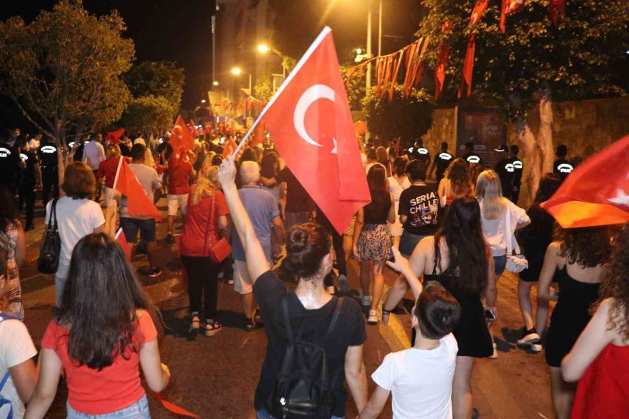 Alanya’da 30 Ağustos Coşkusuna Turistler De Ortak Oldu
