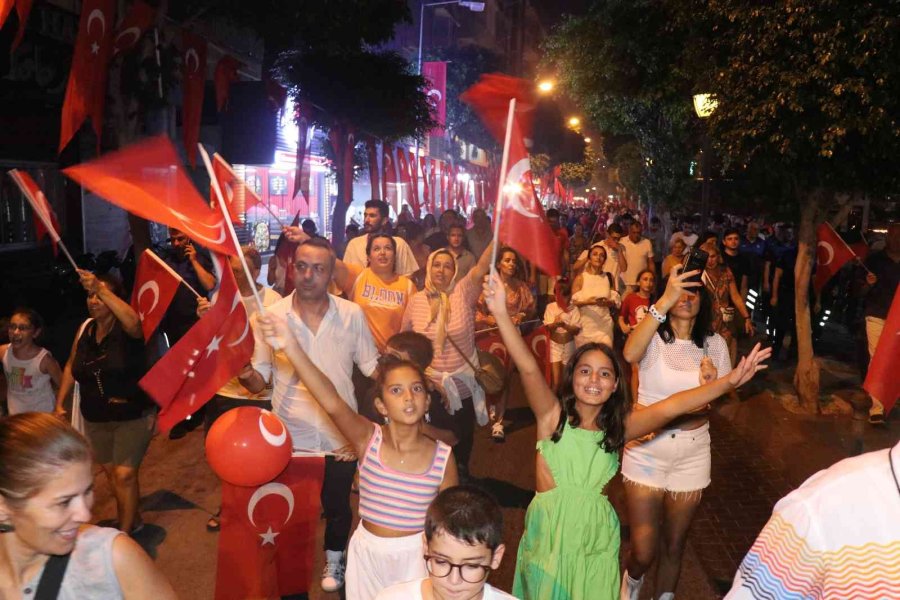 Alanya’da 30 Ağustos Coşkusuna Turistler De Ortak Oldu