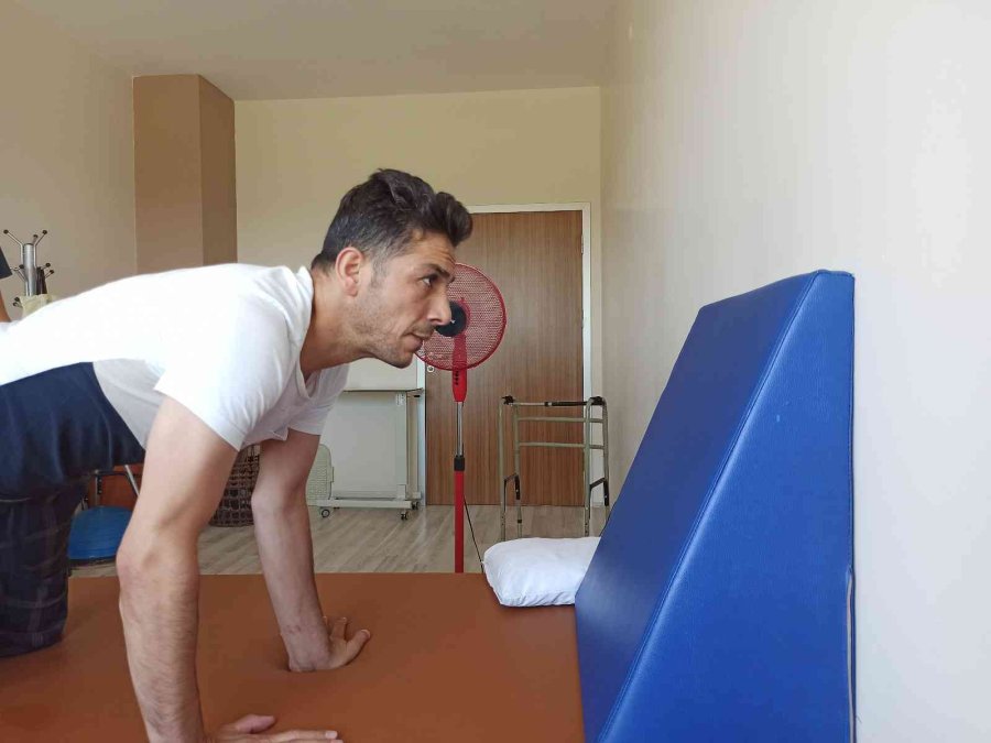 Belden Altı Felç Olan Serhan Yiğit’in Artık Yüzü Gülüyor