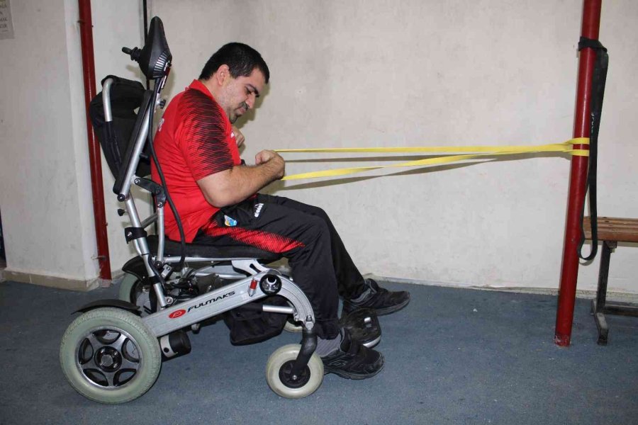 Doktorunu Dinlemedi, Önce Avrupa Sonra Dünya Şampiyonu Oldu