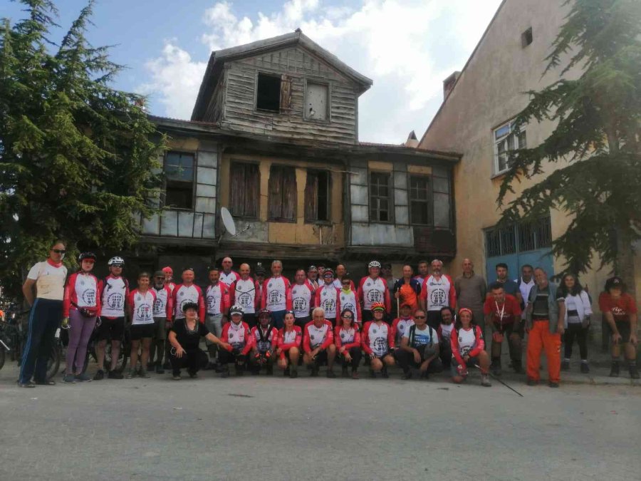 Eskişehirli 8 Bisikletçi, Bin 150 Kilometre Pedal Çevirecekleri Büyük Taarruz Bisiklet Turu’nda