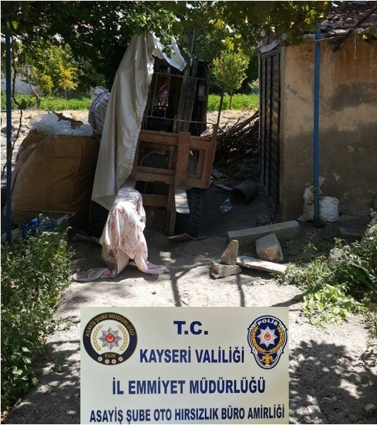 450 Bin Tl’lik İş Makinesini Çalan 2 Şahıs Yakalandı