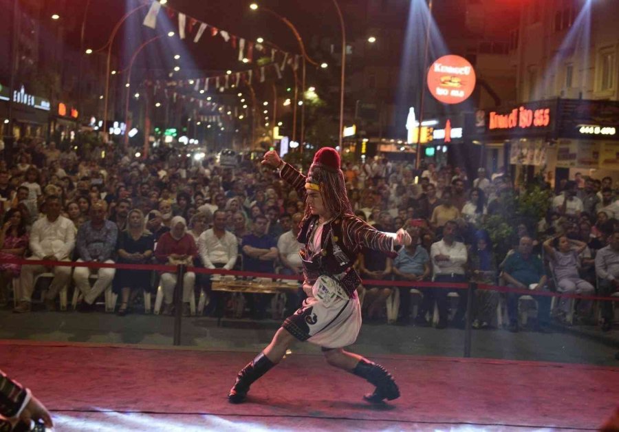 Kepez’in 6. Uluslararası Folklor Festivali’ne Muhteşem Gala