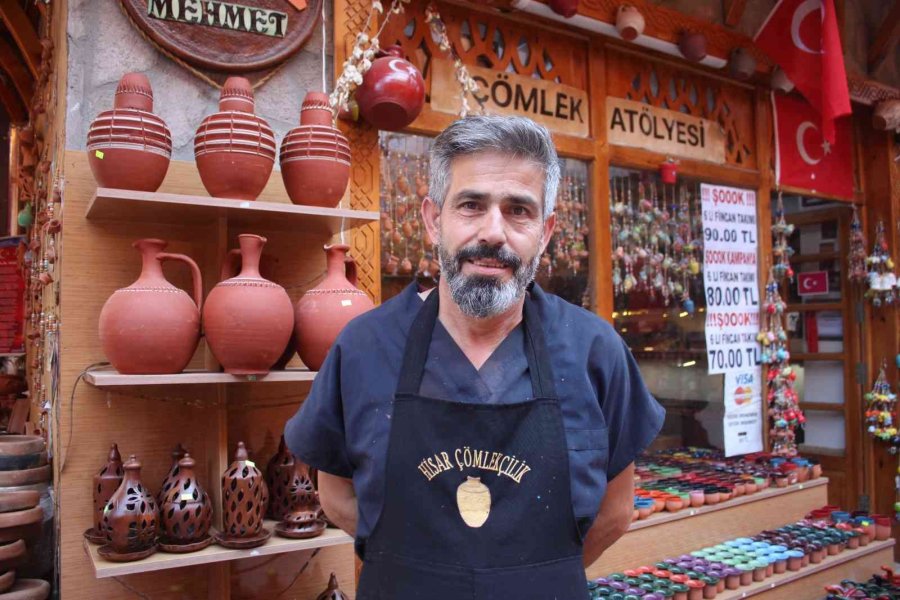 Çömlekçiliği Gelecek Kuşaklara Aktarıyor