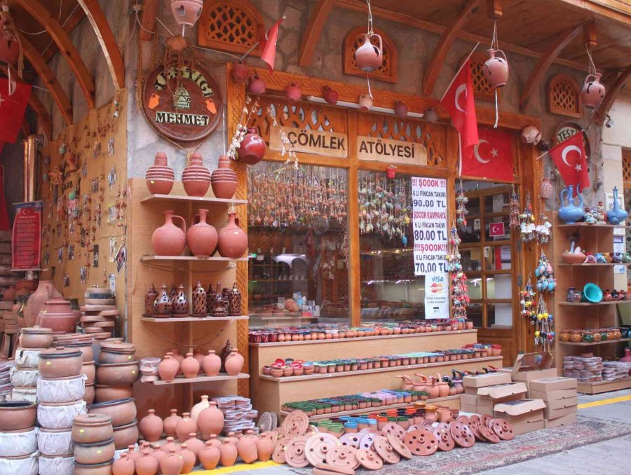 Çömlekçiliği Gelecek Kuşaklara Aktarıyor