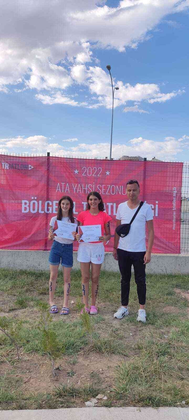 Eskişehirli Triatloncular Başarıya Koştu