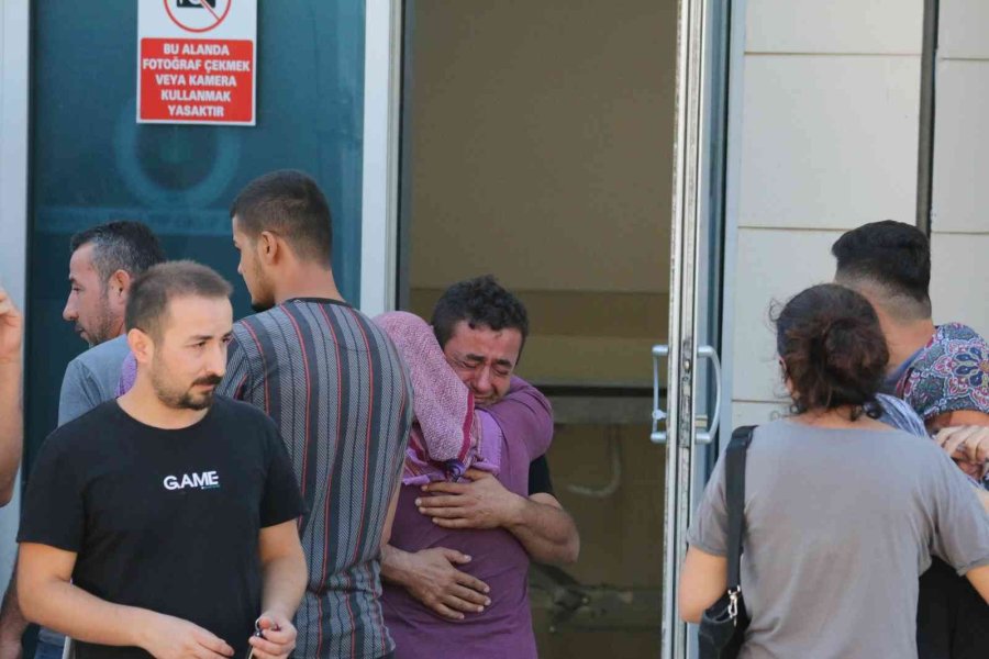 Üniversiteli Genç Kızı Ölüme Götüren Kaza Güvenlik Kamerasına Yansıdı