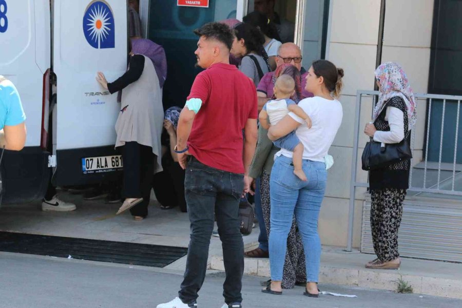 Kazada Ölen Kızın Anne Ve Babası Gözyaşlarına Boğuldu