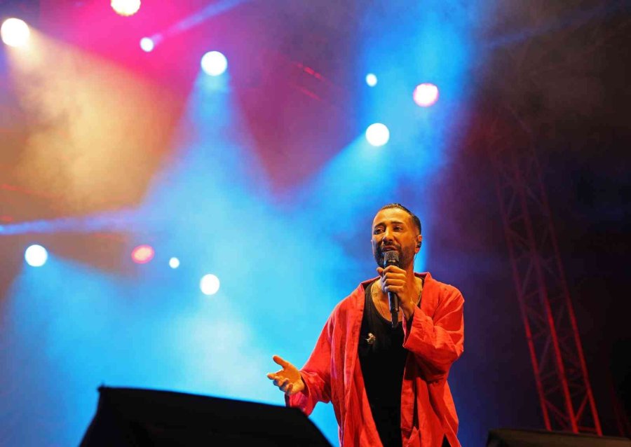 Büyük Zafer’in 100. Yılı Tan Taşçı Konseriyle Kutlandı