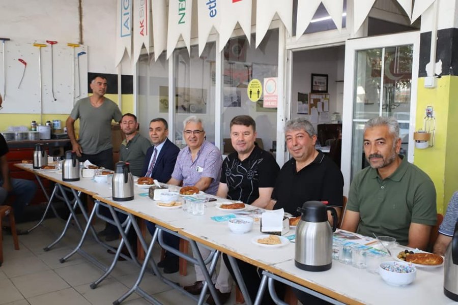 Belediye Başkanı Dinçer Sanayi Sitesi Esnafları İle Buluştu