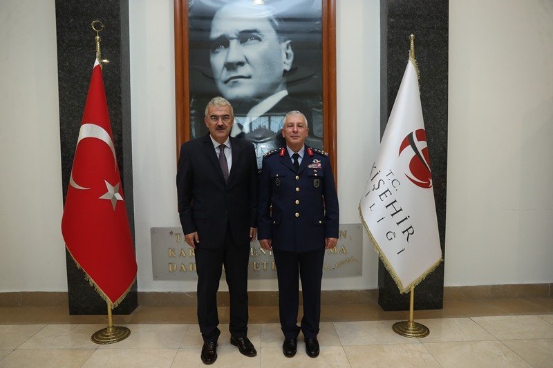 Yeni Komutan Kadıoğlu Vali Ayyıldız’ı Ziyaret Etti