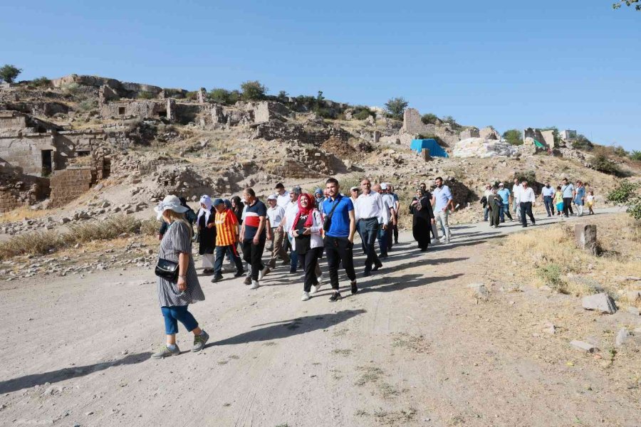 Başkan Büyükkılıç, Muhtarlarla Koramaz Vadisi’nde Buluştu