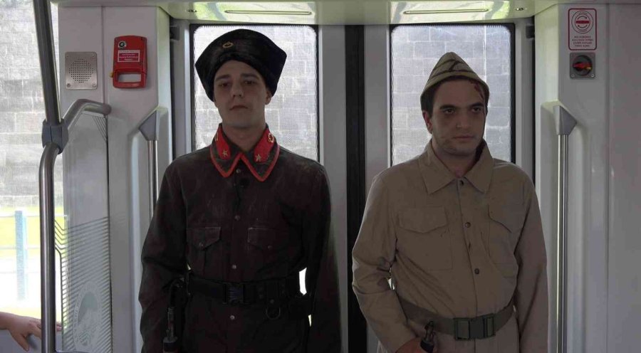 Genç Kaymek’ten Tramvayda Zafer Bayramı’na Özel Farkındalık Etkinliği