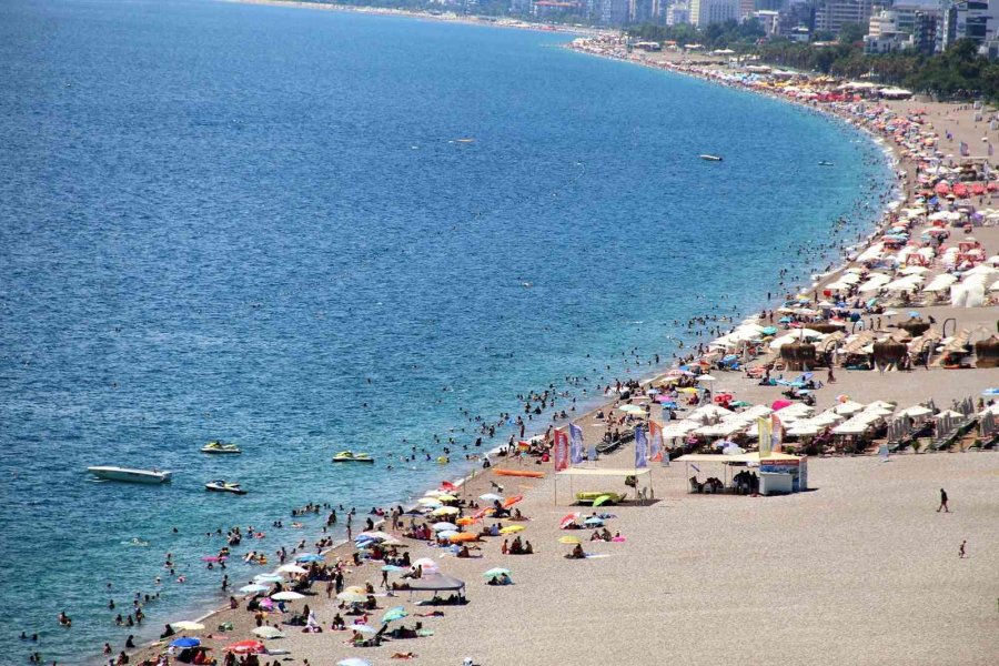 Antalya 3 Ayda Turist Sayısını 4’e Katladı