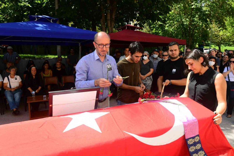 Prof. Dr. Ali Öztürk Son Yolculuğuna Uğurlandı