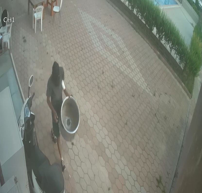 Siteye Dadanan Hırsız, Yönetimi Canından Bezdirdi