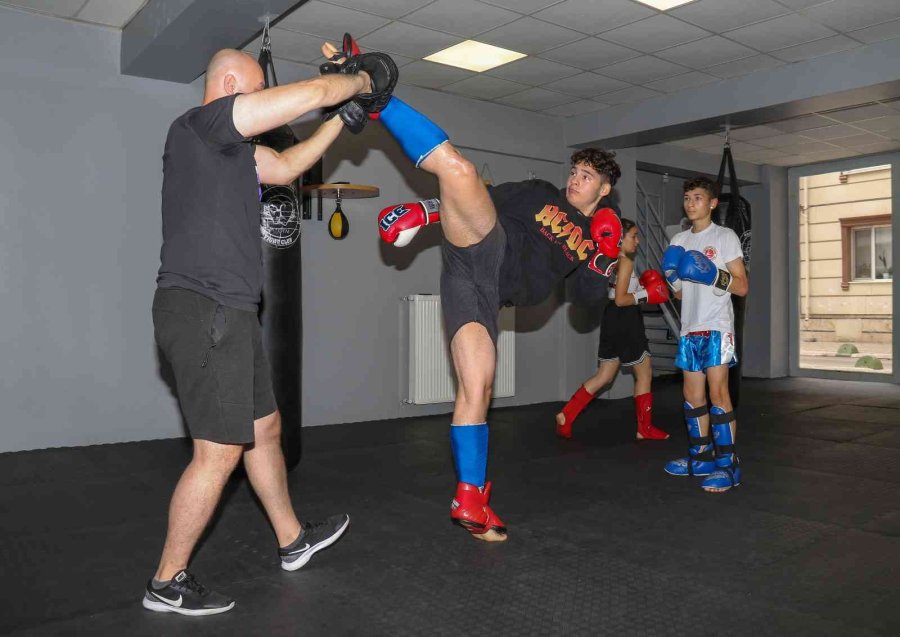 5. Kademe Teknik Direktör, Kick Boksa Şampiyon Sporcular Kazandırmak İstiyor