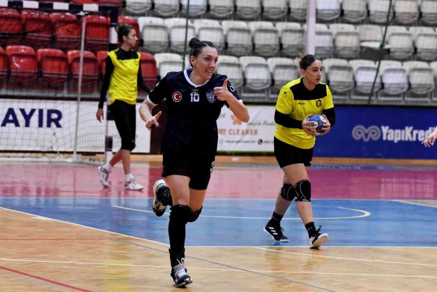 Kadın Hentbolcuların Hedefi Süper Kupa