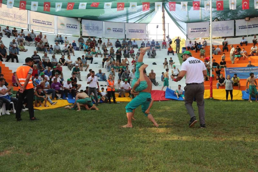 Toroslar’da Karakucak Güreşleri Yoğun İlgi Gördü