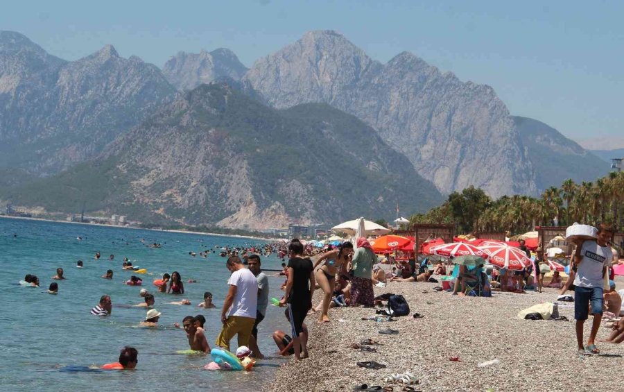 Antalya’ya Gelen Turist Sayısı 9 Milyonu Geçti, Hedef 12 Milyon