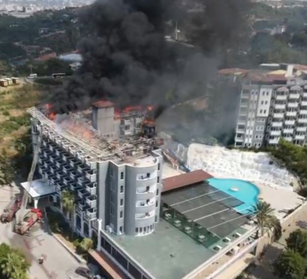 Alanya’da Korkutan Otel Yangını