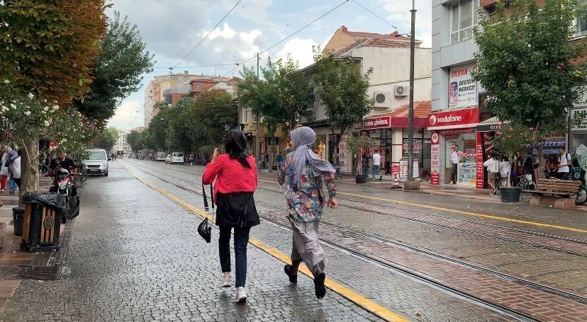 Eskişehirliler Yağmura Hazırlıksız Yakalandı