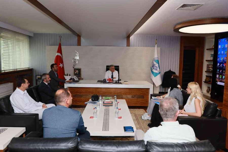 Başkan Büyükkılıç’tan Raylı Sistem Toplantısı