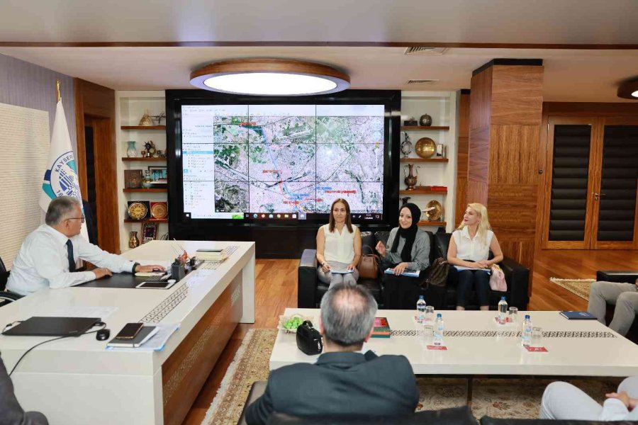 Başkan Büyükkılıç’tan Raylı Sistem Toplantısı