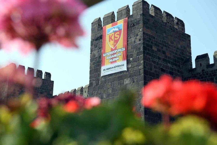 Başkan Büyükkılıç’tan Şehrin Takımına “pankartlı” Destek